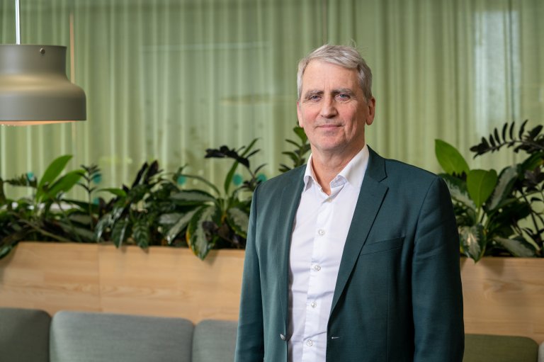 Assisterende helsedirektør Olav Valen Slåttebrekk smiler lett.